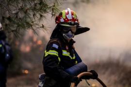 Θεσσαλονίκη: Φωτιά σε ξερά χόρτα μετά τη Λακκιά - Επί τόπου η Πυροσβεστική
