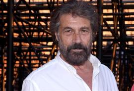 Νίκος Βερλέκης: «Περνούσε και μύριζε τις μασχάλες των ηθοποιών για να δει ποιος είναι καθαρός»