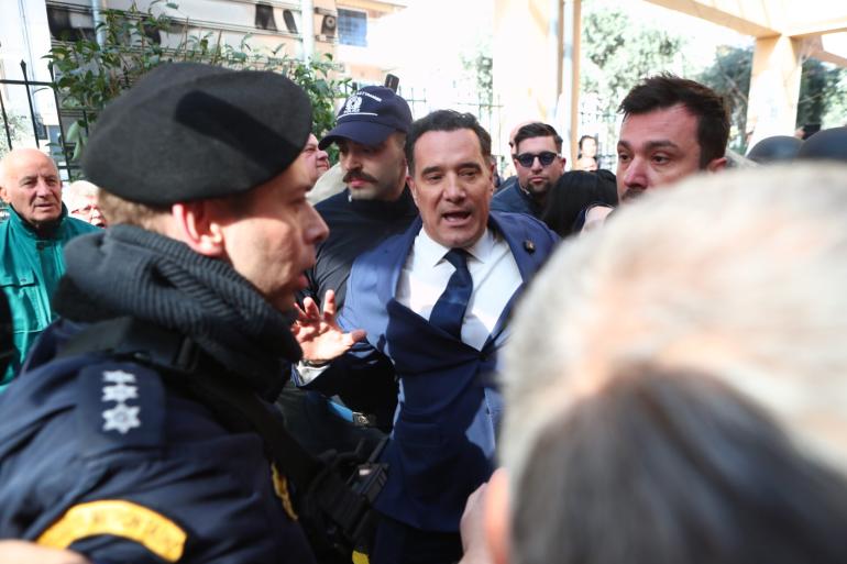 Επεισόδια στο νοσοκομείο Νίκαιας - Γεωργιάδης: «Κινδύνευσε η σωματική μου ακεραιότητα, η βία του ΚΚΕ και της ΑΝΤΑΡΣΥΑ δεν μπορεί να επικρατήσει»