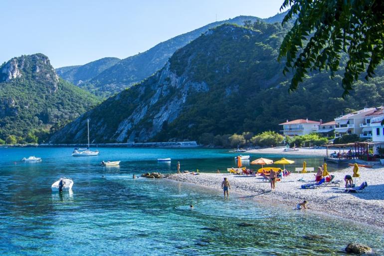 Ρεκόρ αιτήσεων για το πρόγραμμα Κοινωνικού Τουρισμού της ΔΥΠΑ – Πάνω από 800.000 ενδιαφερόμενοι