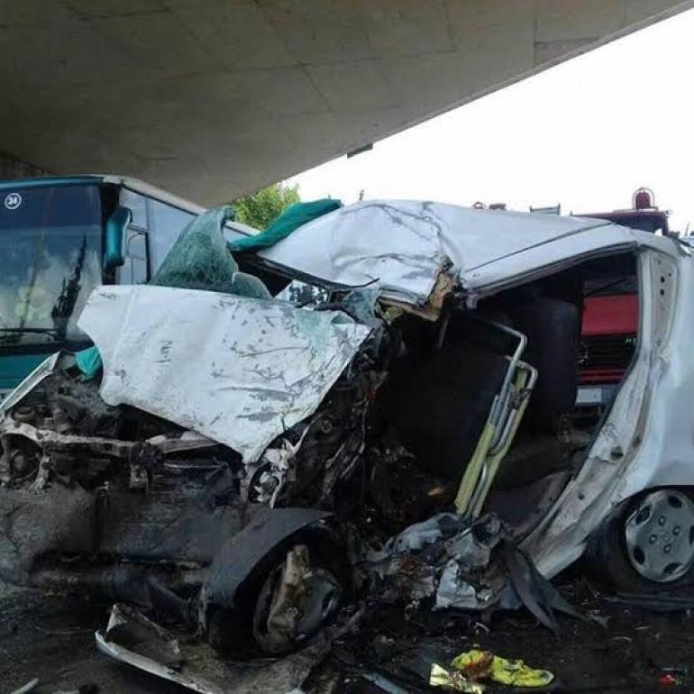 Τραγωδία στη Θεσσαλονίκη: Νεκρός 36χρονος σε τροχαίο – Βαν καρφώθηκε σε νταλίκα