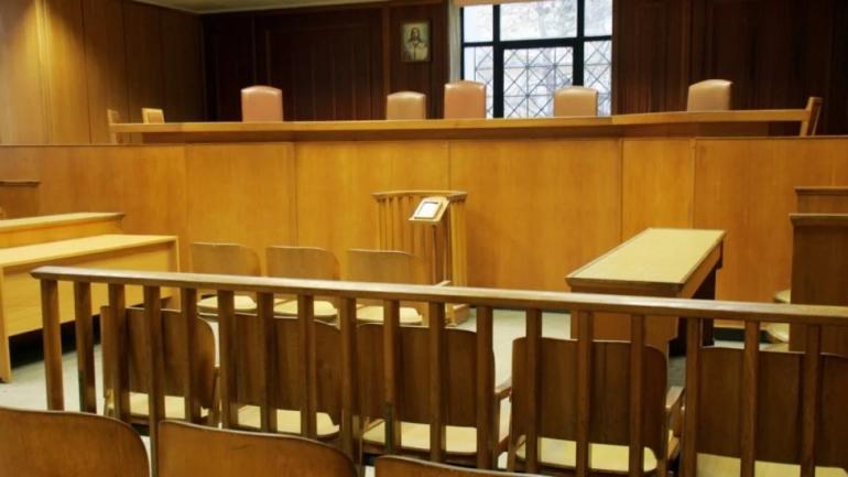 Στη φυλακή 48χρονος που χτυπούσε τη σύζυγο και τα παιδιά τους – «Μόλις είδα τους αστυνομικούς ένιωσα ασφάλεια μετά από χρόνια», είπε η 44χρονη