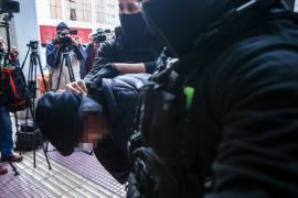 Ρέντη: Στον καθοδηγητή της επίθεσης στρέφονται οι Αρχές, 4-5 άτομα ο σκληρός πυρήνας των επεισοδίων