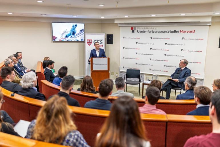 Η πρώτη διάλεξη Τσίπρα στο Harvard: Τέσσερις προτάσεις για μια νέα δημοσιονομική αρχιτεκτονική της ΕΕ (φωτό)