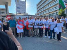 «Δεν σας φοβόμαστε»: Συγκέντρωση έξω από το «Ιπποκράτειο» Θεσσαλονίκης για τον θάνατο της Βάγιας Νέστορα (ΒΙΝΤΕΟ)