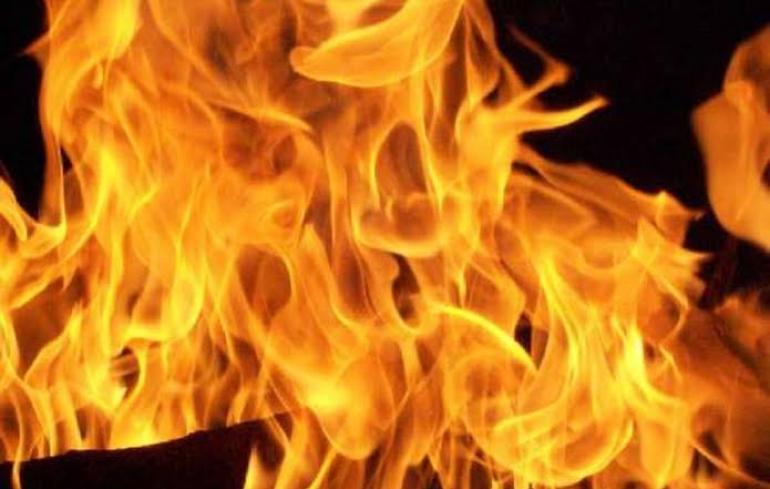 Φωτιά σε όχημα στη λεωφόρο Μεσογείων, προβλήματα στο ρεύμα προς Σταυρό στην Αγία Παρασκευή