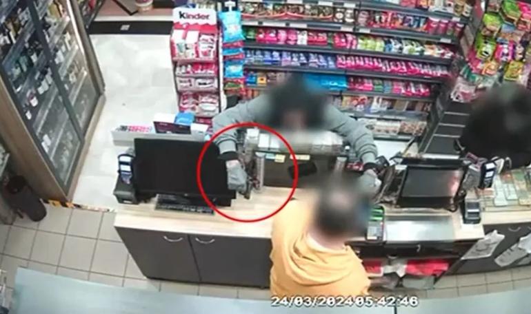 Ληστεία σε ψιλικατζίδικο στη Θεσσαλονίκη – Απείλησαν με όπλο τον υπάλληλο – Τον ψέκασαν με σπρέι πιπεριού