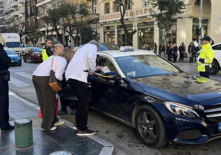 Θεσσαλονίκη: Μοίρασαν self test ανίχνευσης αλκοόλ σε οδηγούς - Πώς το χρησιμοποιούμε