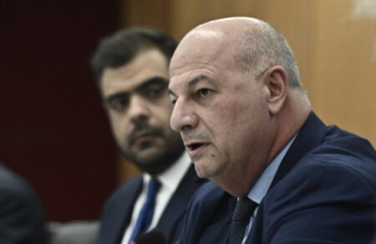 Μαρινάκης σε αγρότες: Στις 3 το μεσημέρι η απάντηση της κυβέρνησης στα αιτήματά τους
