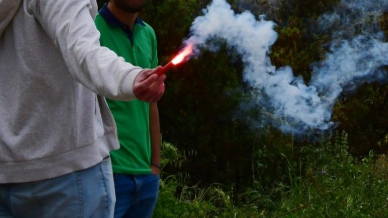 Πατέρας και κόρη στην Καλαμάτα τραυματίστηκαν από ναυτική φωτοβολίδα