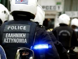 Θεσσαλονίκη: Κουκουλοφόροι πέταξαν βόμβες μολότοφ στη διμοιρία των ΜΑΤ στο τουρκικό προξενείο