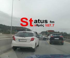 Θεσσαλονίκη: Σύγκρουση δύο οχημάτων στον περιφερειακό (ΦΩΤΟ)