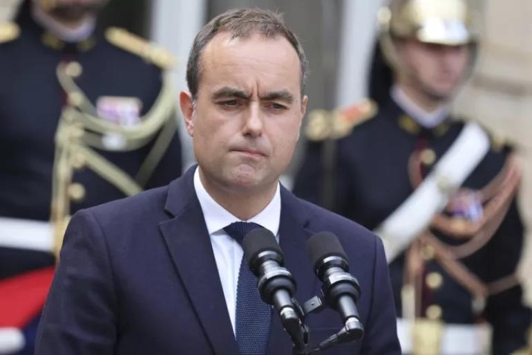 Γαλλία: Ούτε μήνα δεν έμεινε πρωθυπουργός ο Λεκορνί