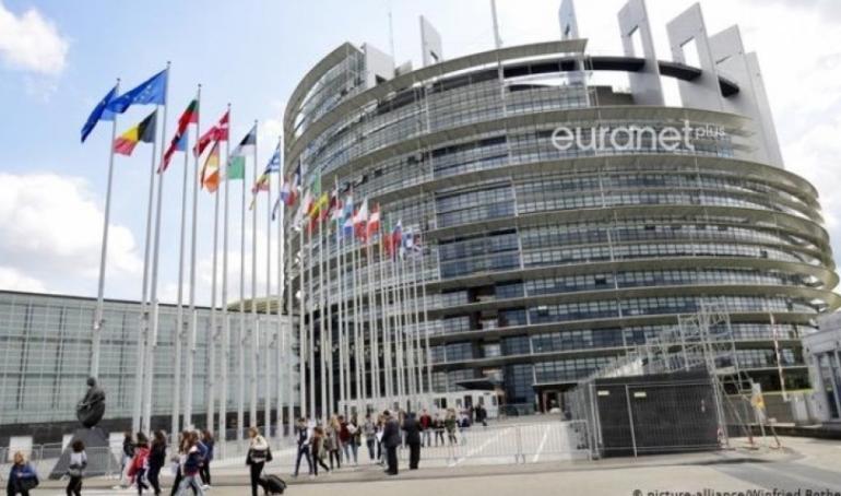 Ευρωβαρόμετρο: μεγαλύτερη προστασία ζητούν από την ΕΕ οι πολίτες