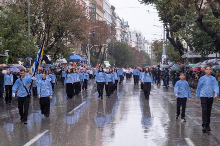 Με Δένδια η παρέλαση φέτος στη Θεσσαλονίκη εκτός κι αν μας κάνει πάλι έκπληξη ο Μητσοτάκης