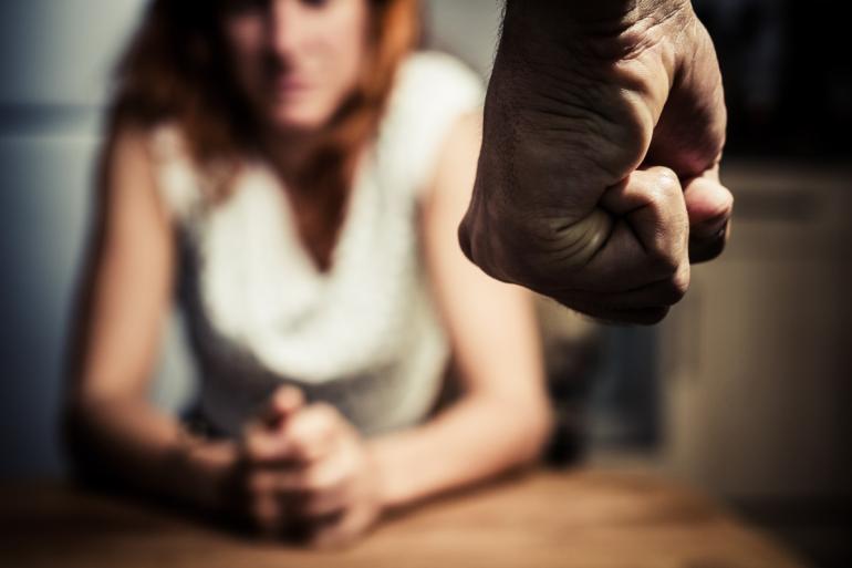 Θεσσαλονίκη: Χτύπησε τη σύζυγό του επειδή δεν τον ξύπνησε