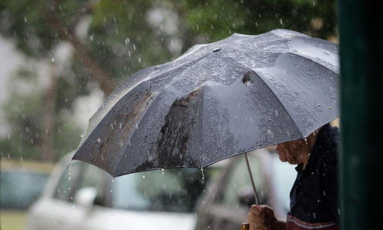 Ισχυρές βροχές, χιόνια και θυελλώδεις άνεμοι από την Κυριακή, ποιες περιοχές θα επηρεαστούν