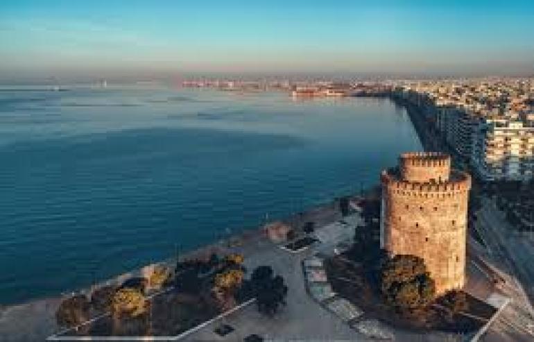 Καιρός: Ηλιοφάνεια με λίγες νεφώσεις, πρόσκαιρα αυξημένες τις θερμές ώρες