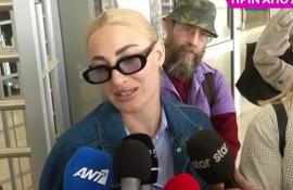 Στα δικαστήρια Θεσσαλονίκης η Ιωάννα Τούνη για την υπόθεση revenge porn: “Ελπίζω στη δικαιοσύνη” – Διεκόπη για τις 22 Μαΐου η δίκη