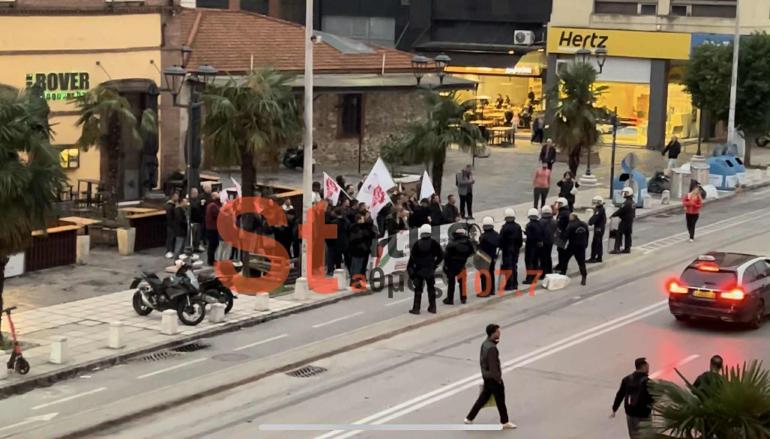 Θεσσαλονίκη: Συγκέντρωση υπέρ της Παλαιστίνης έξω από κεντρικό ξενοδοχείο (VIDEO)