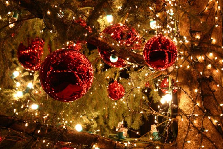 Θεσσαλονίκη: Ξεκινούν οι προετοιμασίες για τη Χριστουγεννιάτικη Αγορά στην Αριστοτέλους
