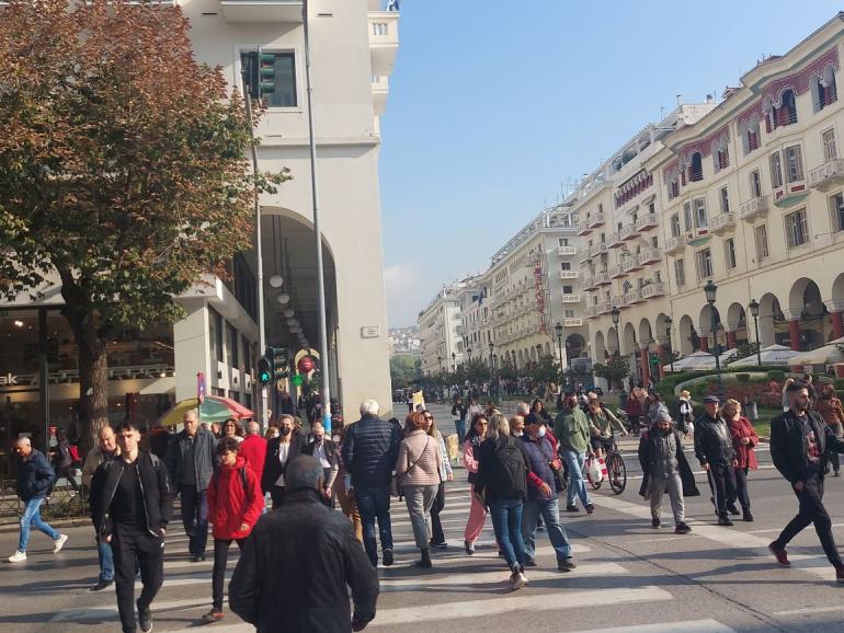 Θεσσαλονίκη: Μέχρι τι ώρα θα είναι ανοιχτά σήμερα τα εμπορικά καταστήματα και τα σούπερ μάρκετ
