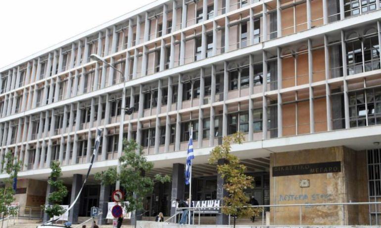 Θεσσαλονίκη: Ελεύθερη χωρίς όρους η μια αστυνομικός για την τρύπα 750.000 ευρώ σε ταμεία αστυνομικών υπηρεσιών