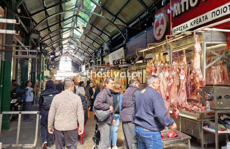 Θεσσαλονίκη: Αυξημένη η κίνηση στο Καπάνι – Ελάχιστοι αγοράζουν αρνί ή κατσίκι