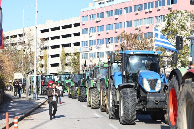 Στη Θεσσαλονίκη τα πρώτα τρακτέρ για το συλλαλητήριο εν όψει της Agrotica - ΒΙΝΤΕΟ