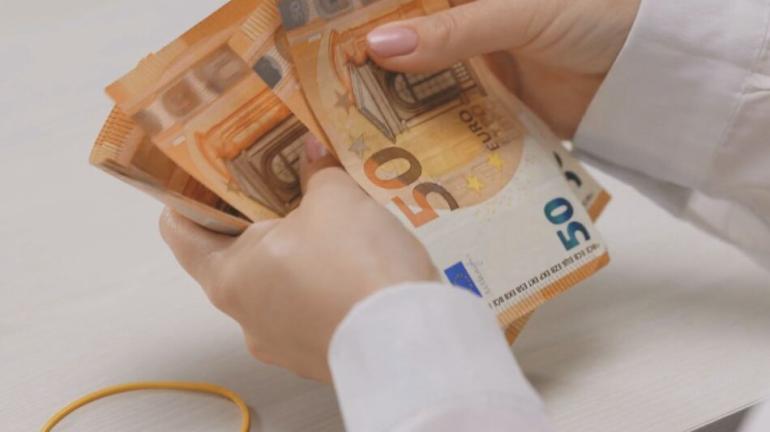 Οι πληρωμές από e-ΕΦΚΑ και ΔΥΠΑ από αύριο μέχρι την Παρασκευή