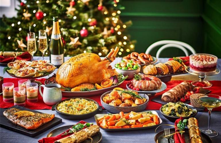 Χριστουγεννιάτικο τραπέζι: Πώς να θέσετε όρια σε τοξικούς συγγενείς