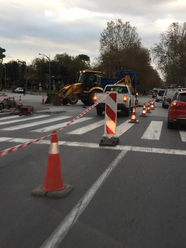 Θεσσαλονίκη: Κλειστό τμήμα της λεωφόρου Νίκης λόγω εργασιών της ΕΥΑΘ (φωτο)