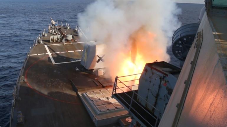 Οι ΗΠΑ κατέστρεψαν 17 πλοία και έπληξαν σχεδόν 2.000 στόχους στο Ιράν