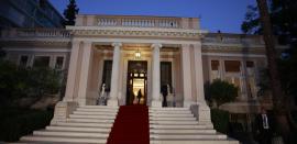 Κυβερνητικές πηγές για ΠΑΣΟΚ: “Το μόνο που έχει να κάνει είναι να καταθέσει πρόταση νόμου για αυτό που βαφτίζει ως ’13η σύνταξη'”