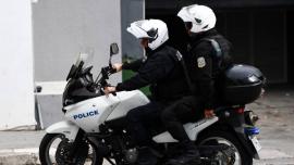 Θεσσαλονίκη: Επεισοδιακή σύλληψη ανήλικου διακινητή μεταναστών - Επιχείρησε να εμβολίσει μηχανή της ΔΙ.ΑΣ.