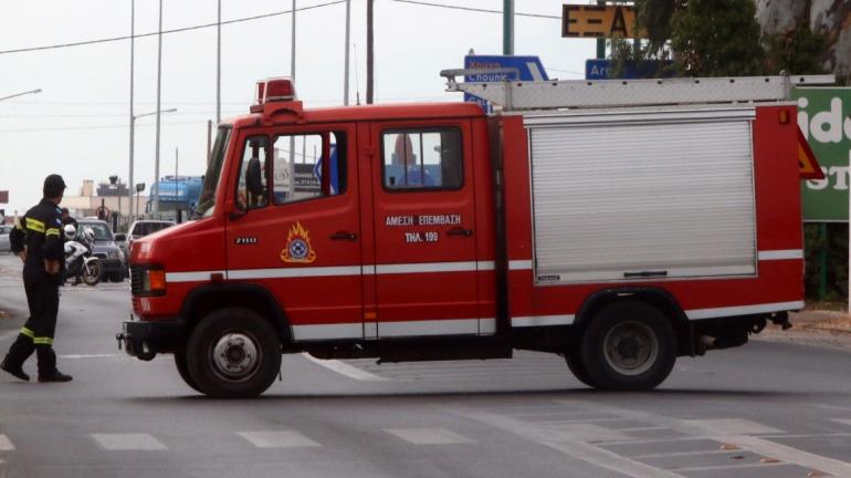 Θεσσαλονίκη: Πυρκαγιά σε Ι.Χ. στη Μουδανιών - Στο νοσοκομείο ένας άνδρας