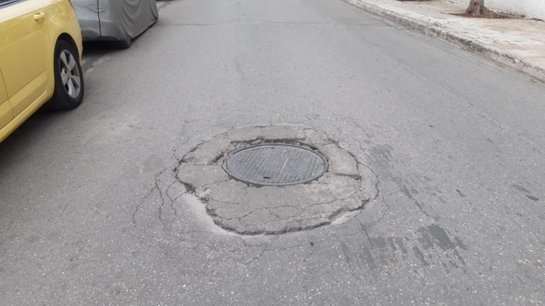 Θεσσαλονίκη: Έκλεψαν καπάκια ομβρίων υδάτων