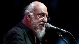 Διονύσης Σαββόπουλος: “Από τους μπάφους και τις απογοητεύσεις, δεν καταλάβαινα τον ρόλο που θα έπαιζε στη ζωή μου”
