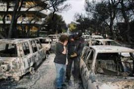 Μάτι: Έξι κατηγορούμενοι ένοχοι για την τραγωδία - Έντονες αντιδράσεις από συγγενείς θυμάτων