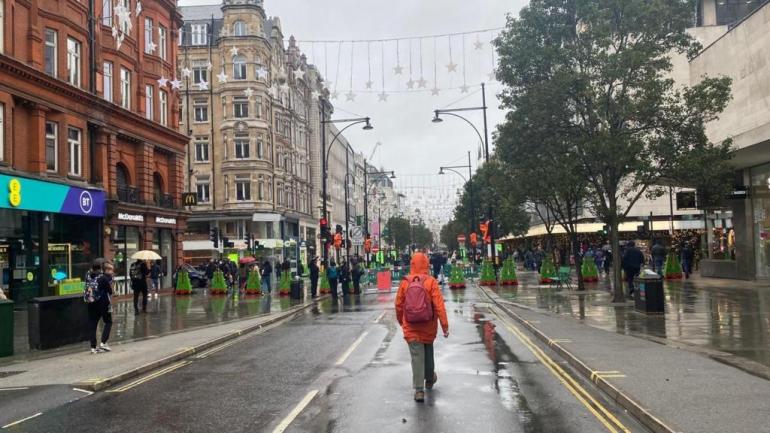 Τέλος εποχής για την Oxford Street: Ο διάσημος εμπορικός δρόμος του Λονδίνου γίνεται πεζόδρομος