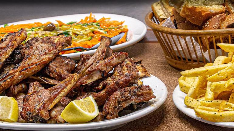 Τσικνοπέμπτη: Χρυσό το παϊδάκι κι ακριβό μου μπριζολάκι