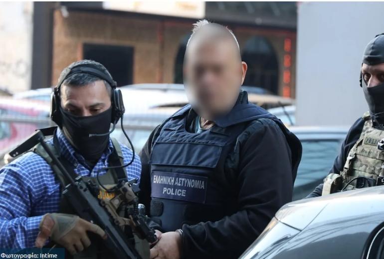 Πήρε προθεσμία για την Πέμπτη ο “Έλληνας Εσκομπάρ” – Πάνω από πέντε ώρες έμεινε στην Εισαγγελία Πειραιά