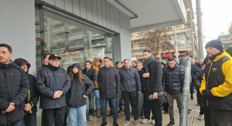 Θεσσαλονίκη: Λουλούδια και κεριά για τη μαύρη επέτειο από τη δολοφονία του 19χρονου Άλκη - Ο Ρίτσαρντ Σιάο στο τρισάγιο για τα 4 χρόνια