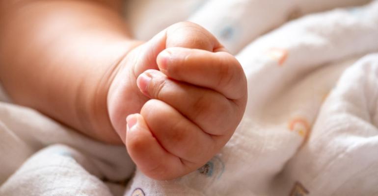 Δεν προέκυψαν σημάδια κακοποίησης για το 7 μηνών βρέφος που νοσηλεύεται στην Πάτρα, ελεύθερη η μητέρα