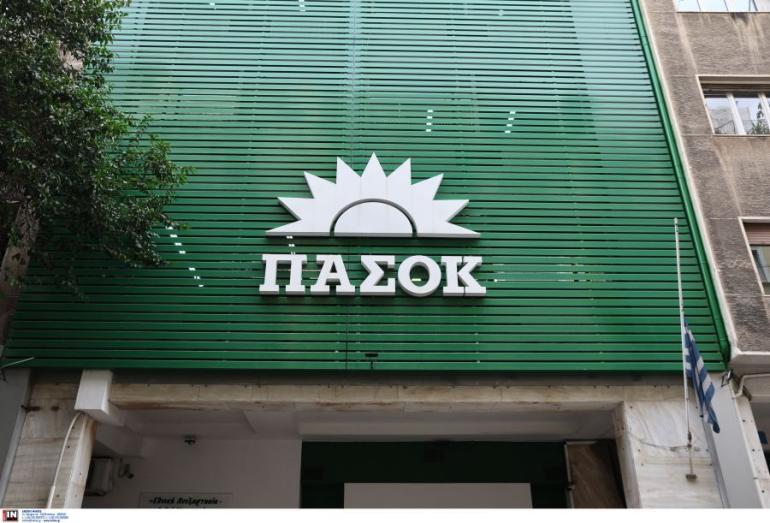 ΠΑΣΟΚ κατά Άδωνι για τα “σπιτάκια ανακύκλωσης”: Ανέλαβε την υπεράσπιση ο υπουργός μπροστινός των οικονομικών συμφερόντων