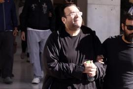 Απάτη στον ΕΦΚΑ: Το ζεύγος Καμπούρη δήλωνε 30.000 ευρώ τον χρόνο, αλλά έκανε αναλήψεις 2 εκατ. ευρώ