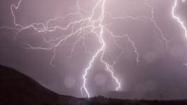 Αυστραλία: Μια γυναίκα έχασε τη ζωή της και 120.000 νοικοκυριά έμειναν χωρίς ρεύμα λόγω καταιγίδας τα Χριστούγεννα