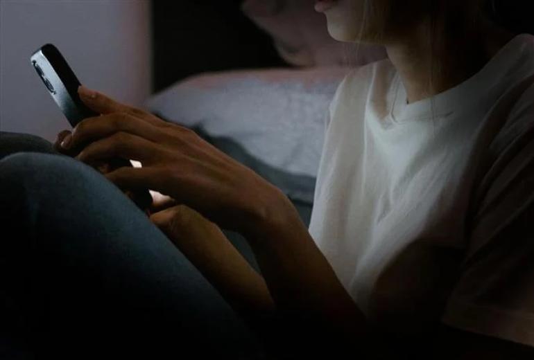 Πατέρας 14χρονης που είδε 2.000 posts αυτοκτονίας πριν πεθάνει: «Μην κλείσετε τα social media»