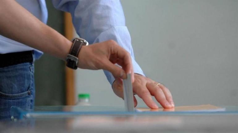 Αυτοδιοικητικές εκλογές 2023 - Εύβοια: Ήρθαν στα χέρια μπροστά από την κάλπη - Επενέβη η ΕΛΑΣ