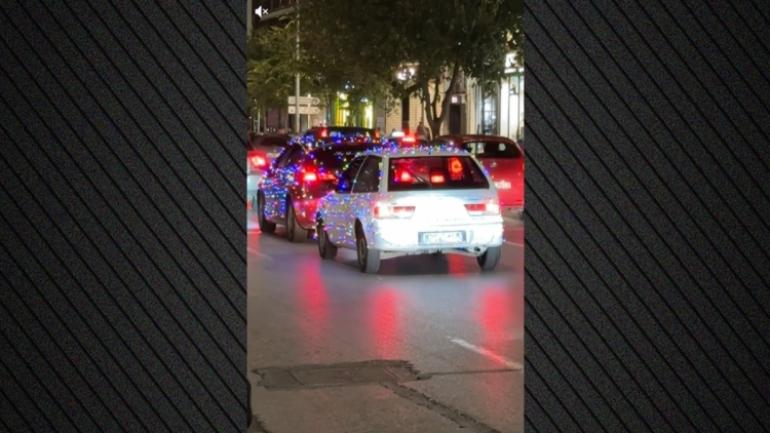 ΒΙΝΤΕΟ-Οδηγοί στόλισαν με χριστουγεννιάτικα λαμπιόνια τα αυτοκίνητά τους και «φώτισαν» τους δρόμους της Θεσσαλονίκης